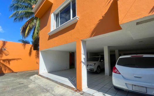 CASA EN VENTA ZONA HOTELERA VILLAS LAGUNA DEL MAR