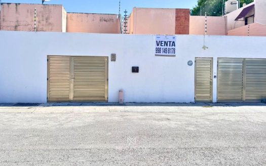 CASA EN DOBLE LOTE EN LAS AMERICAS AV HUAYACAN